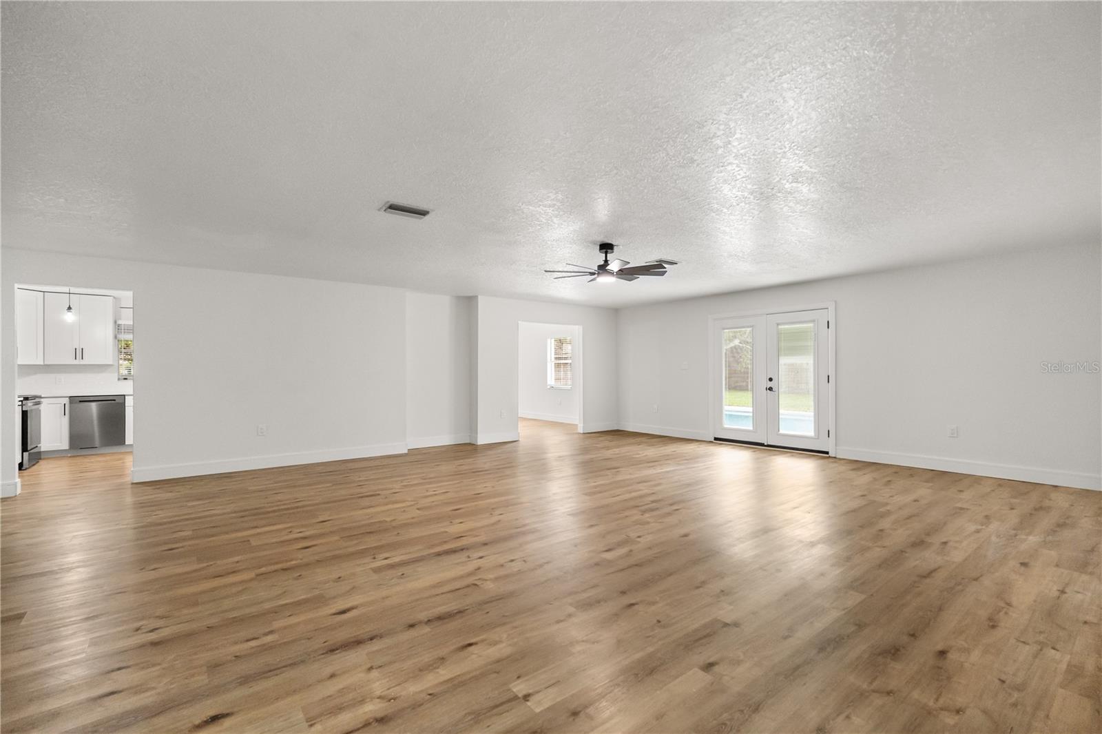 Image 8 of 41 For 3521 Silver Oak Court