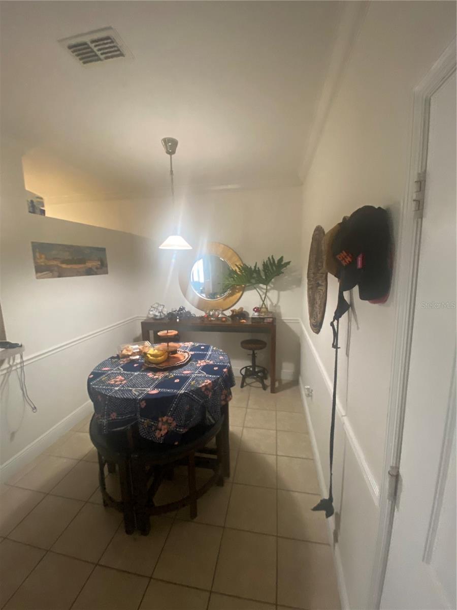 Image 4 of 11 For 3379 Kirkman Road 1019