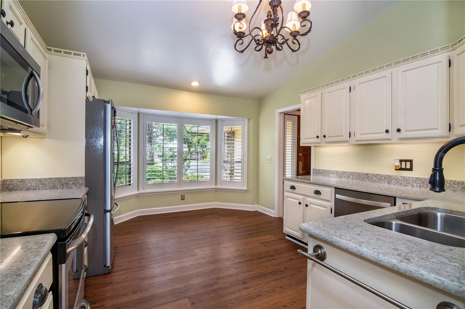 Image 12 of 46 For 950 Lenmore Court