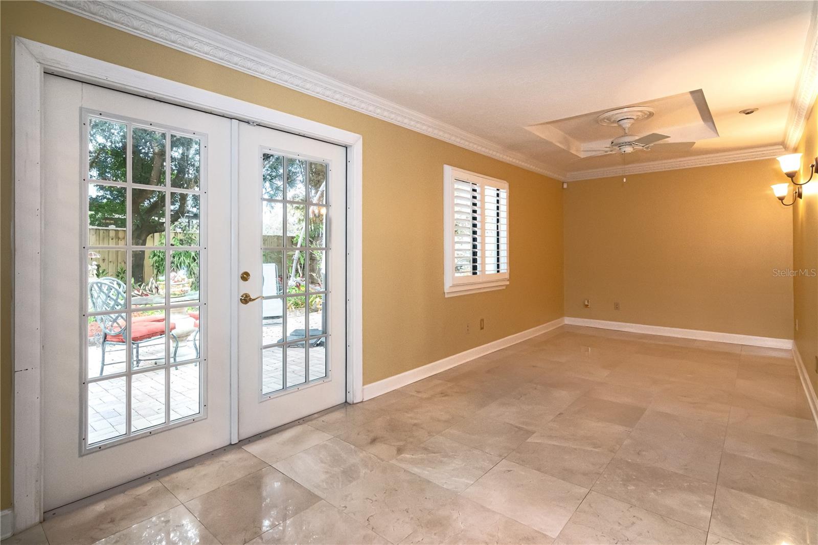Image 18 of 46 For 950 Lenmore Court