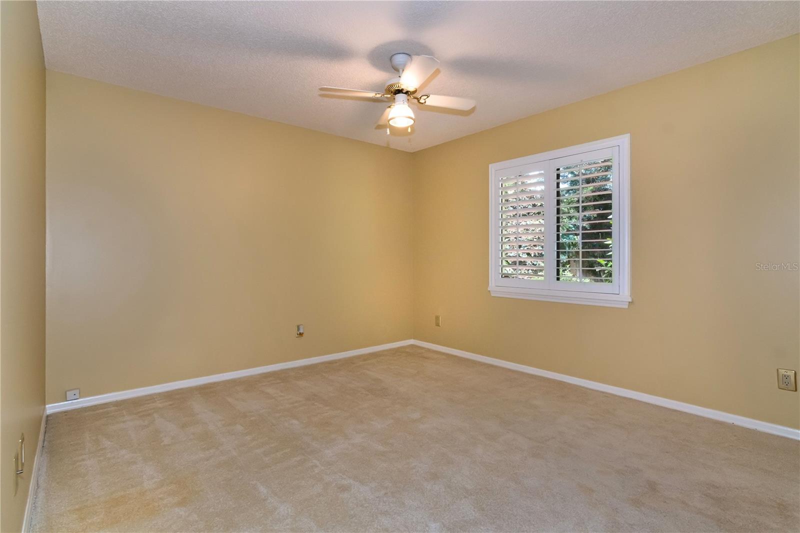 Image 30 of 46 For 950 Lenmore Court
