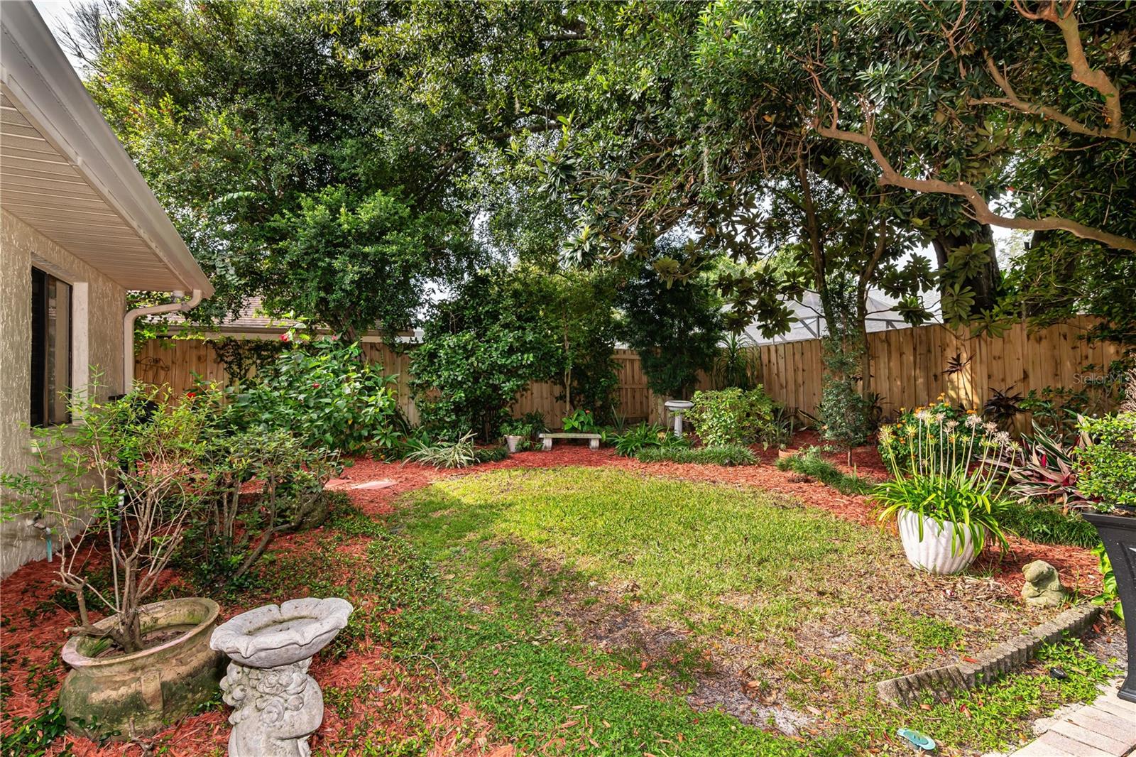 Image 38 of 46 For 950 Lenmore Court