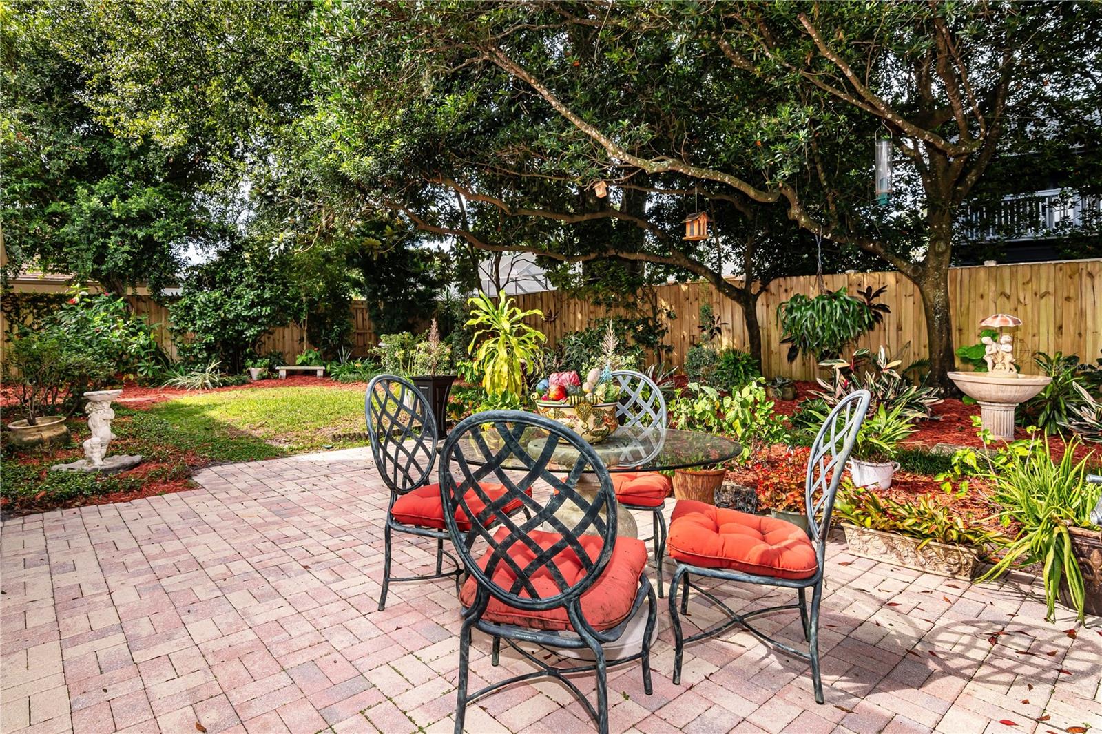 Image 39 of 46 For 950 Lenmore Court