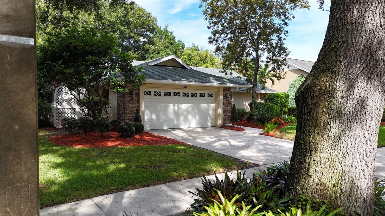 Image 4 of 46 For 950 Lenmore Court