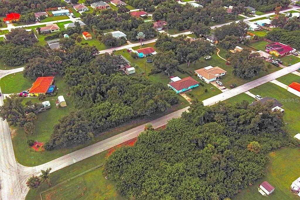 Image 8 of 9 For 21511 Carleton Avenue