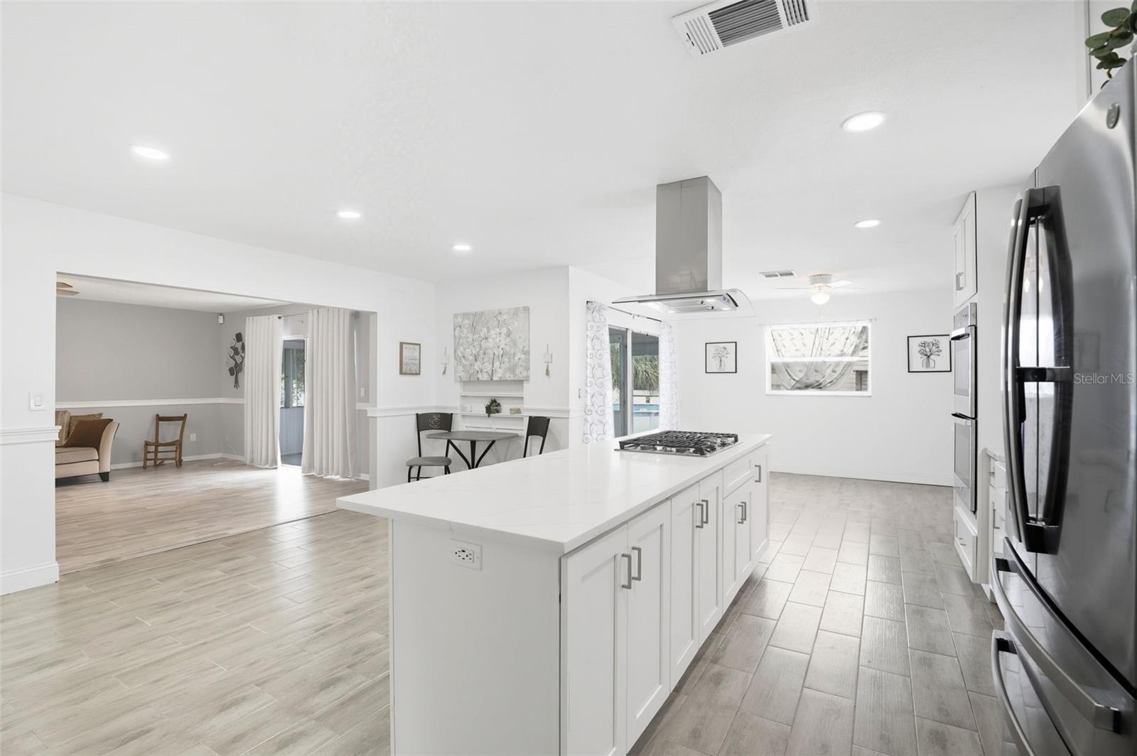 Image 15 of 35 For 1001 Deltona Boulevard