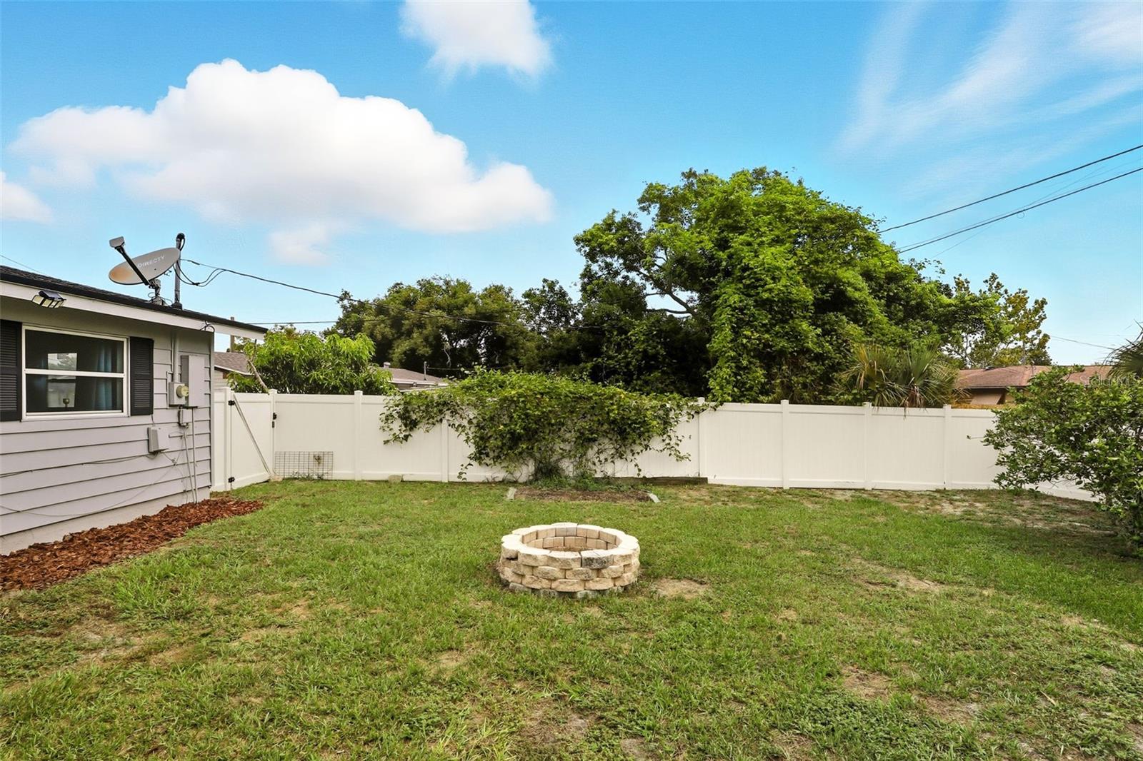 Image 32 of 35 For 1001 Deltona Boulevard