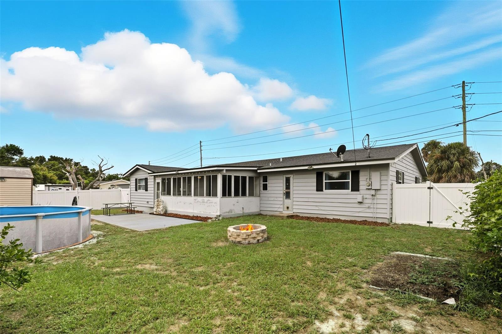 Image 33 of 35 For 1001 Deltona Boulevard