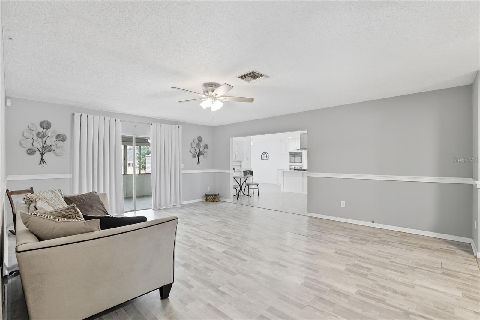 Image 5 of 35 For 1001 Deltona Boulevard