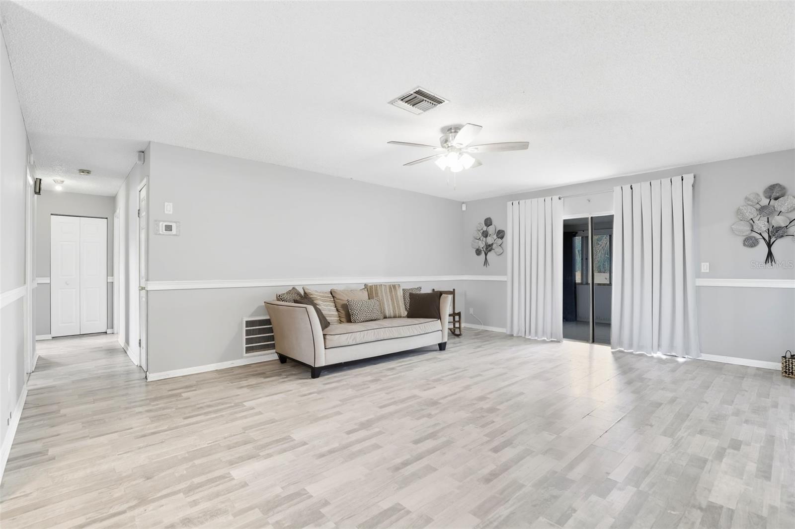 Image 8 of 35 For 1001 Deltona Boulevard