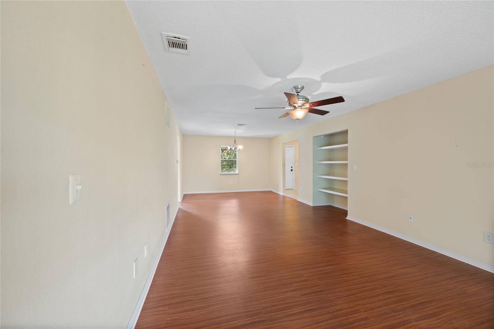 Image 10 of 31 For 3302 Clubside Drive 3302