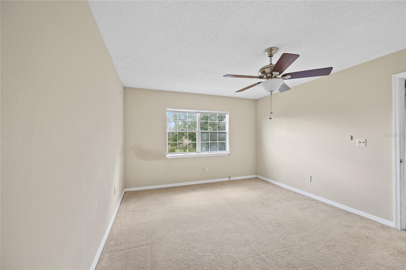 Image 15 of 31 For 3302 Clubside Drive 3302
