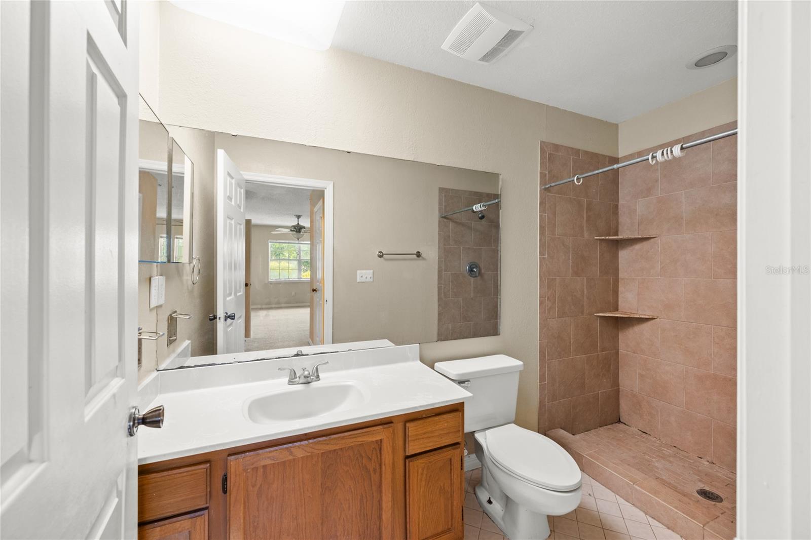 Image 17 of 31 For 3302 Clubside Drive 3302