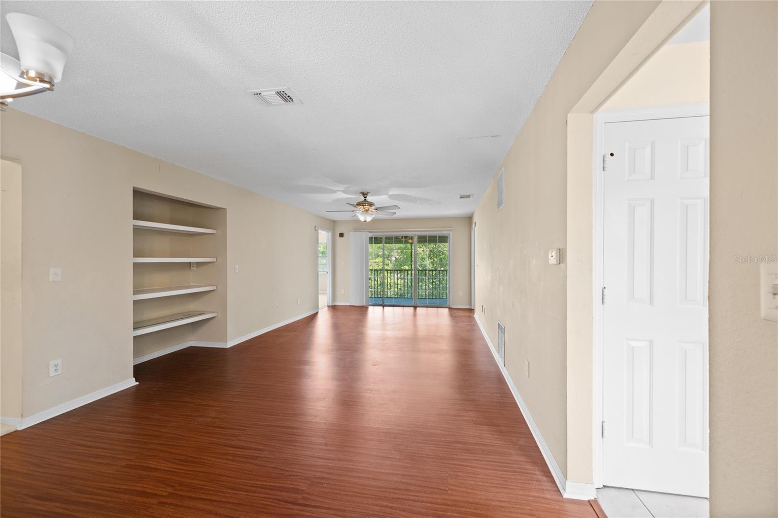 Image 6 of 31 For 3302 Clubside Drive 3302