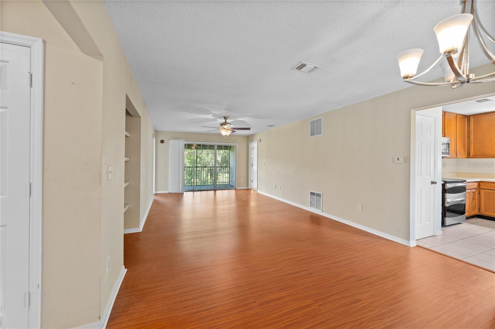 Image 7 of 31 For 3302 Clubside Drive 3302