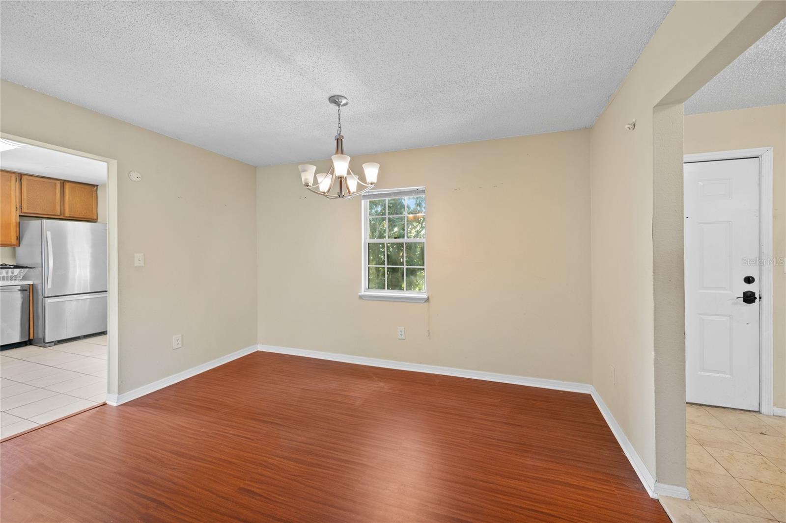 Image 8 of 31 For 3302 Clubside Drive 3302