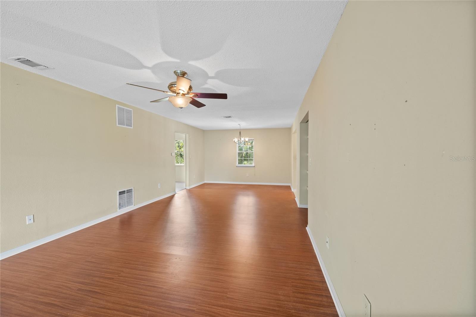 Image 9 of 31 For 3302 Clubside Drive 3302