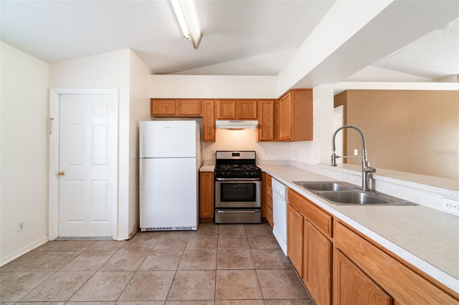Image 12 of 31 For 11833 Foxglove Drive