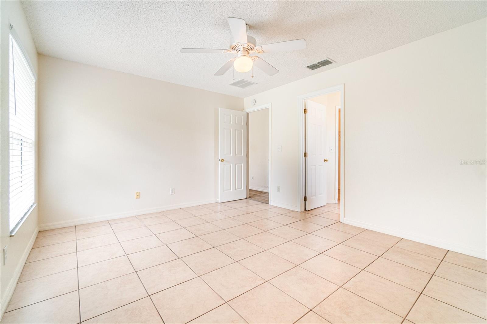 Image 20 of 31 For 11833 Foxglove Drive