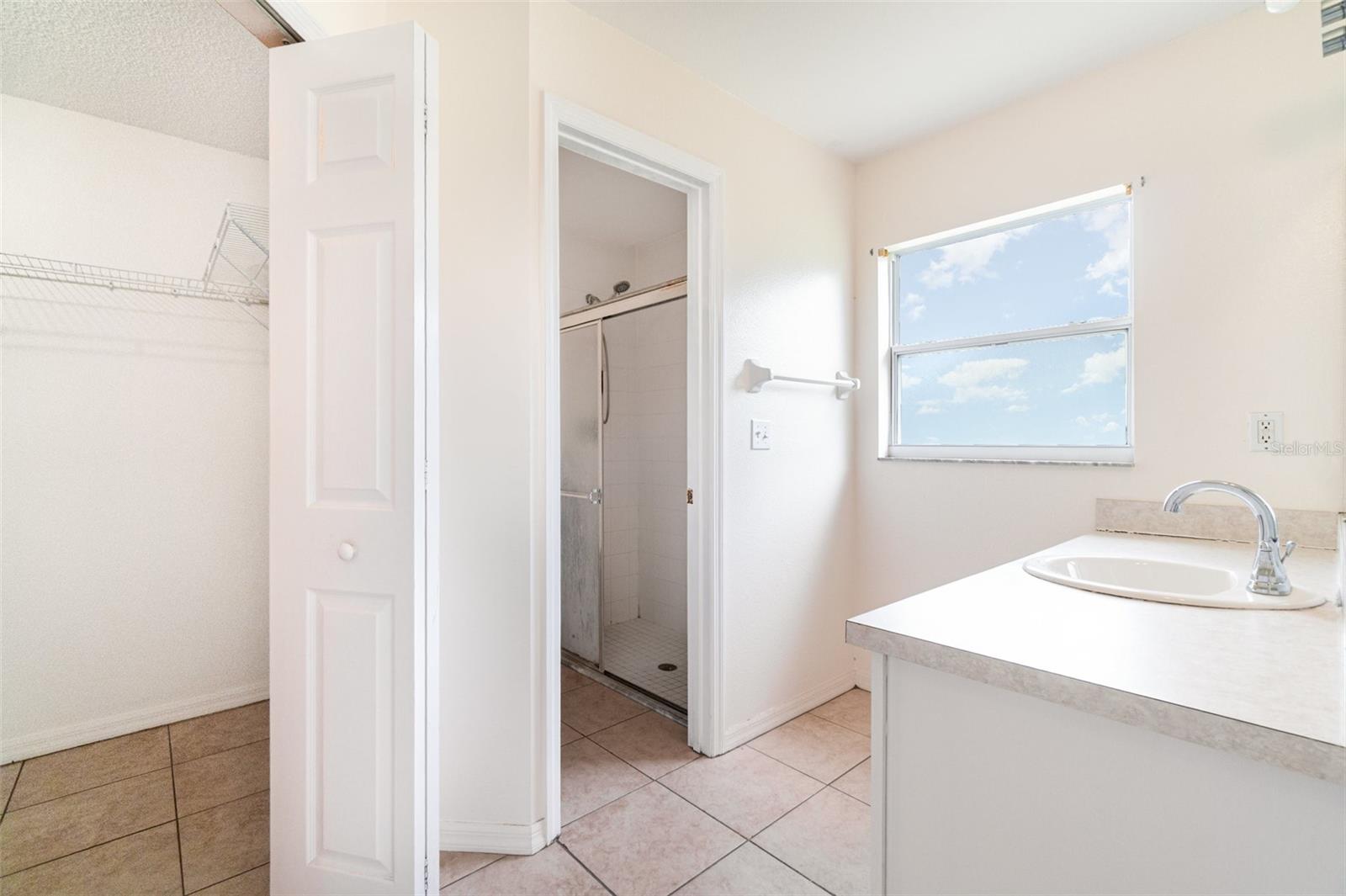 Image 21 of 31 For 11833 Foxglove Drive