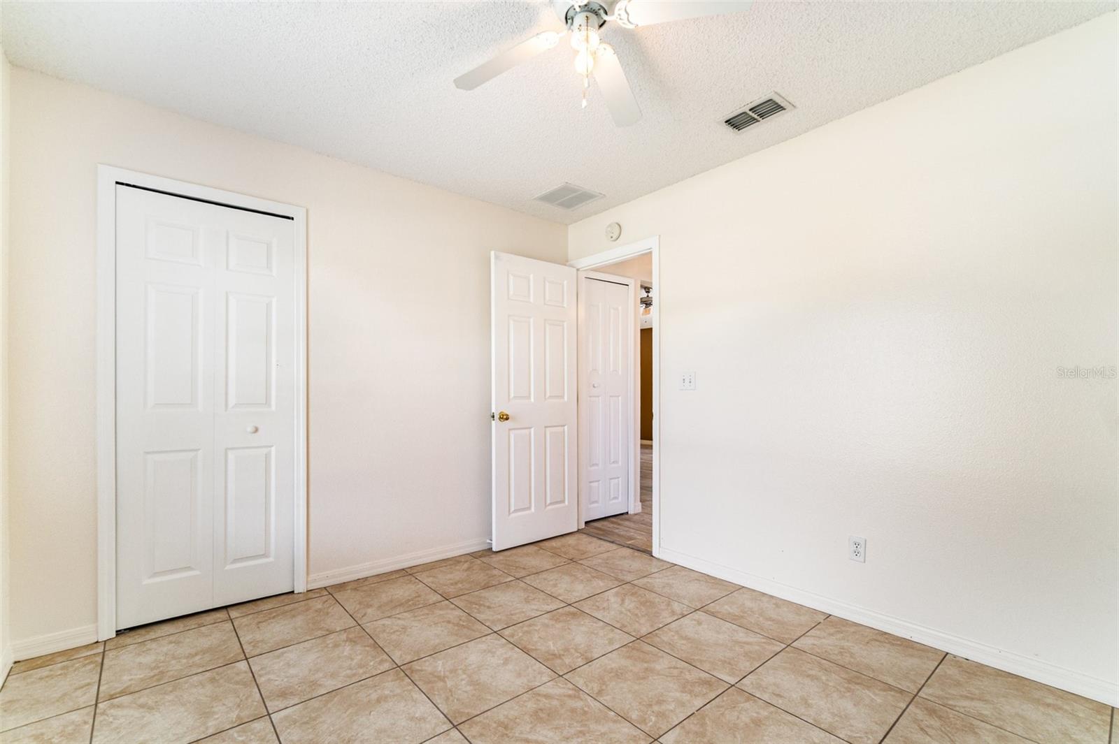 Image 24 of 31 For 11833 Foxglove Drive