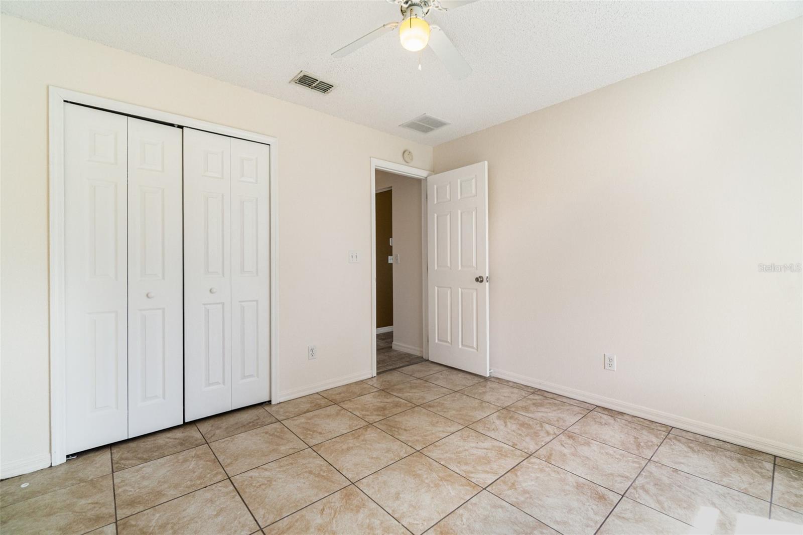 Image 26 of 31 For 11833 Foxglove Drive