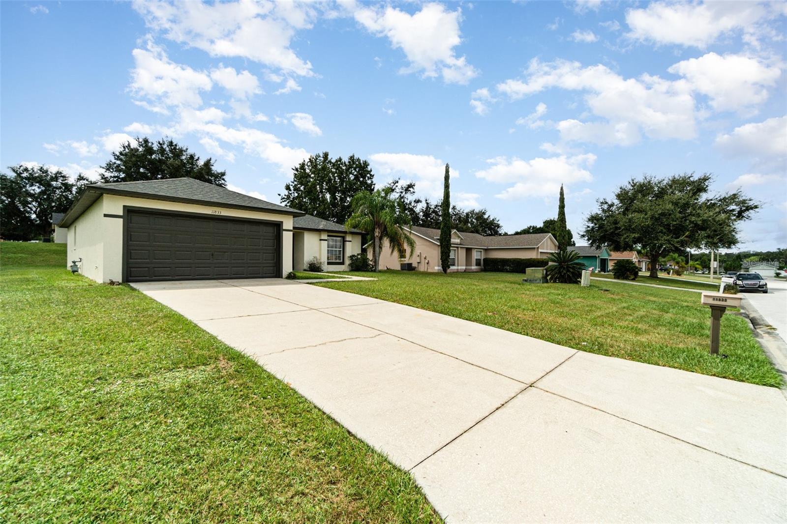 Image 3 of 31 For 11833 Foxglove Drive