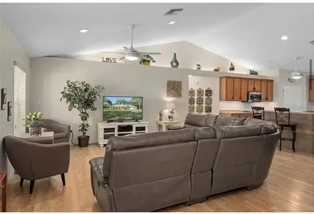Image 18 of 45 For 2775 Foxrun Road