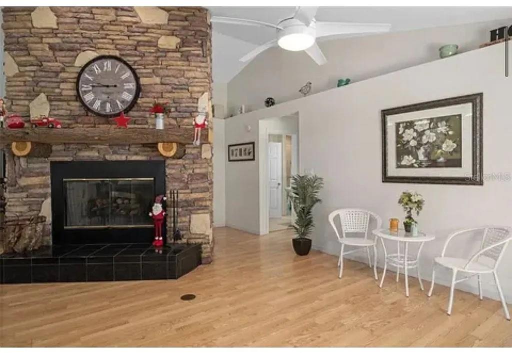 Image 21 of 45 For 2775 Foxrun Road