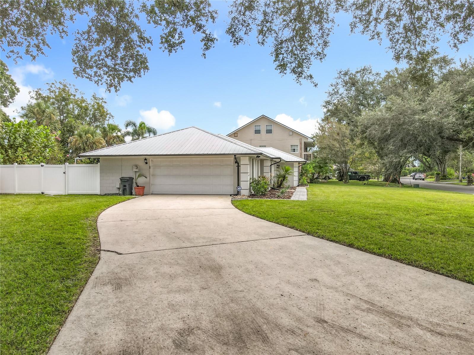 Image 61 of 75 For 2815 Montmart Drive