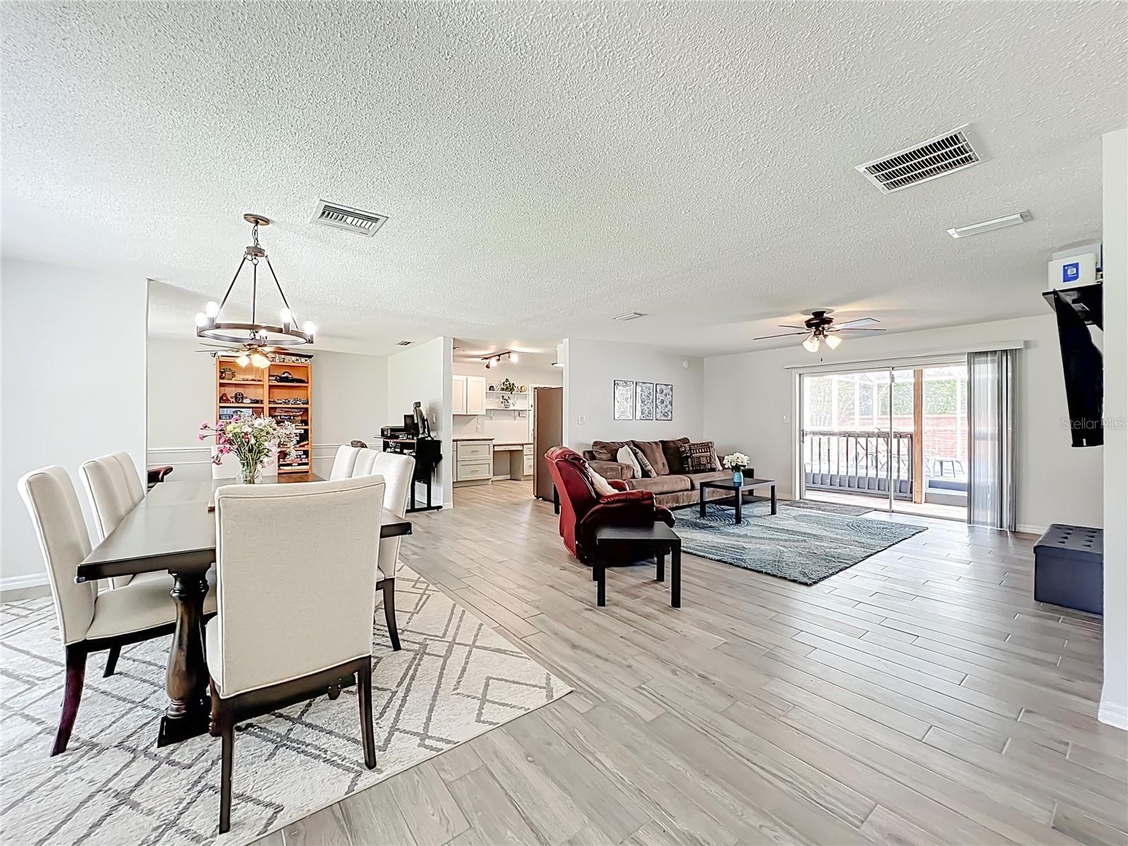 Image 9 of 75 For 2815 Montmart Drive