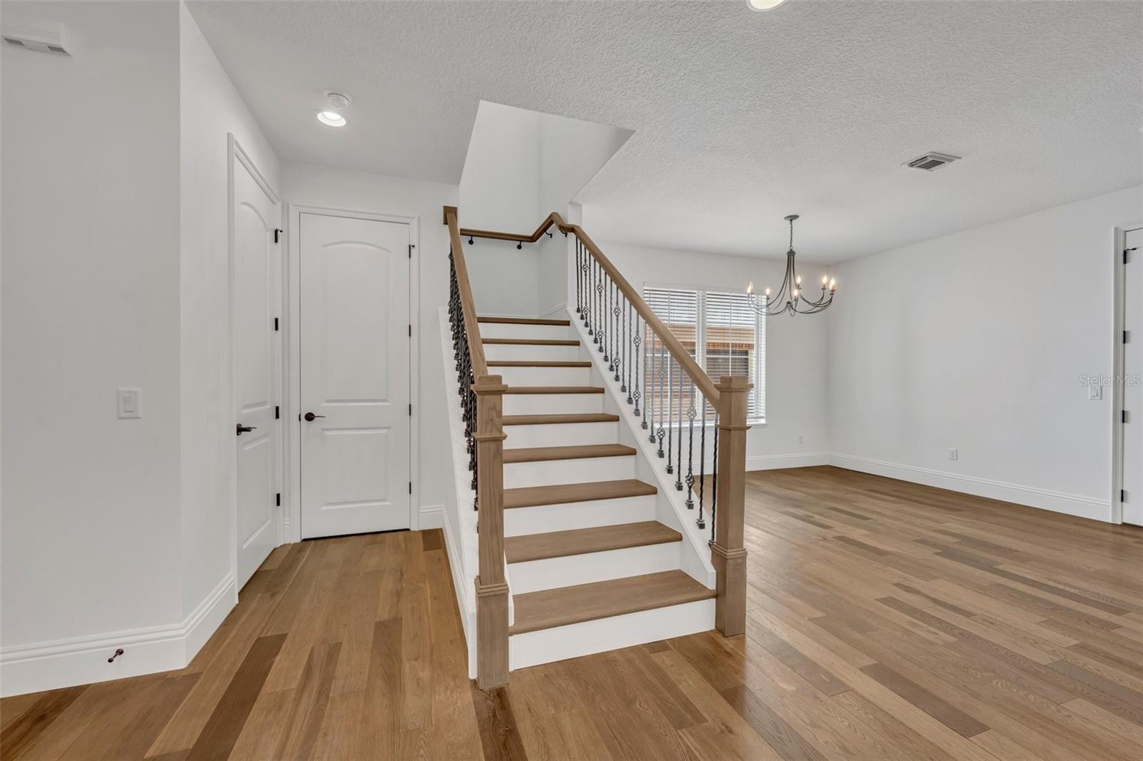 Image 19 of 32 For 1742 Ridgewood Avenue S
