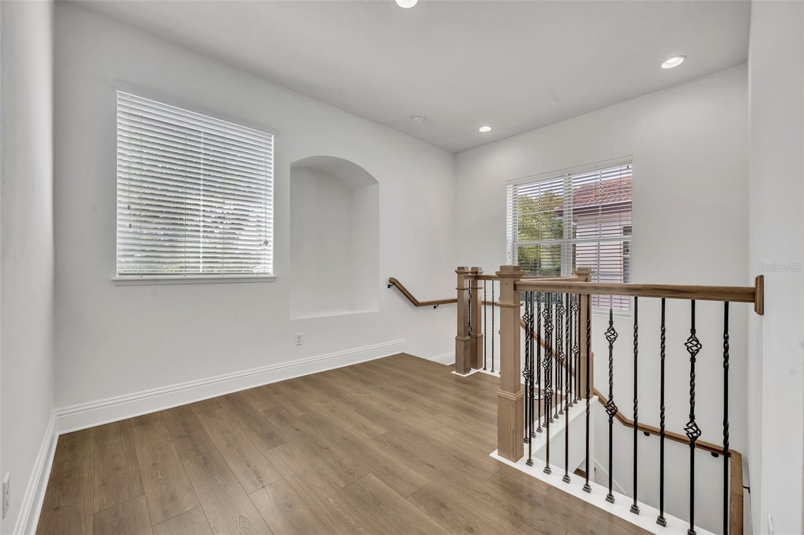 Image 20 of 32 For 1742 Ridgewood Avenue S
