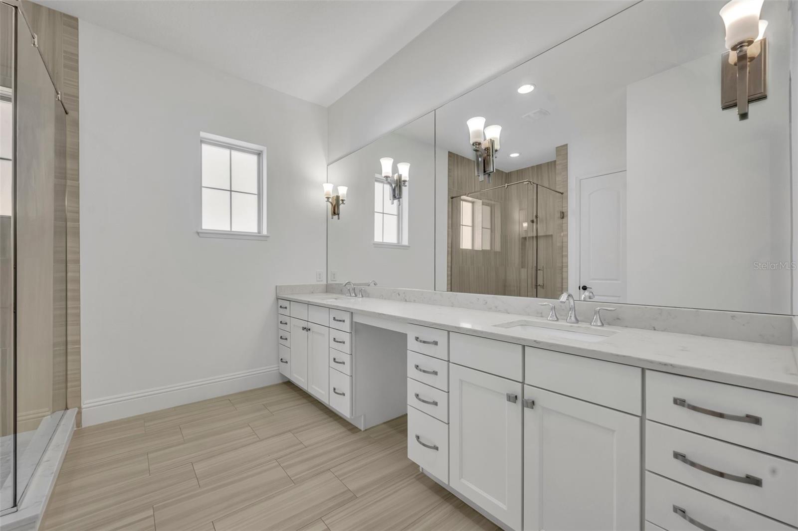 Image 24 of 32 For 1742 Ridgewood Avenue S