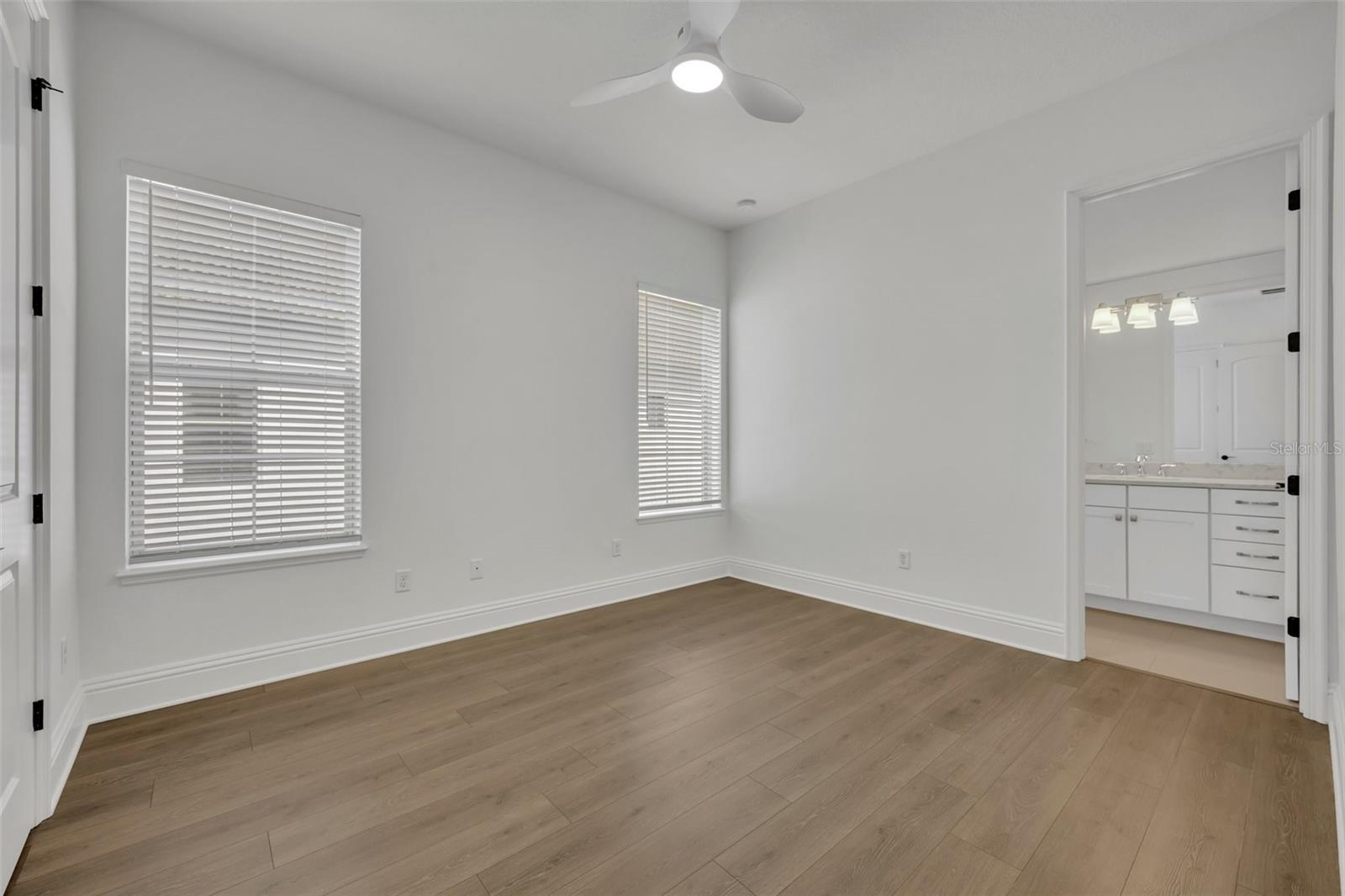 Image 27 of 32 For 1742 Ridgewood Avenue S