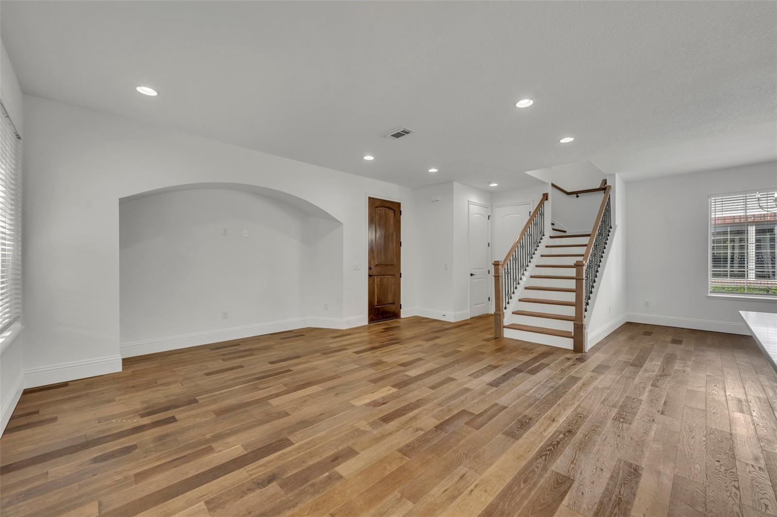 Image 6 of 32 For 1742 Ridgewood Avenue S