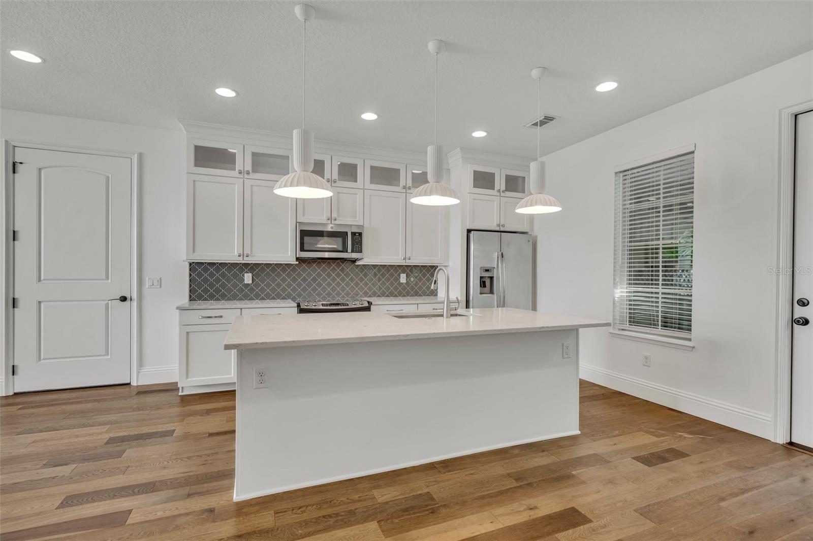 Image 9 of 32 For 1742 Ridgewood Avenue S
