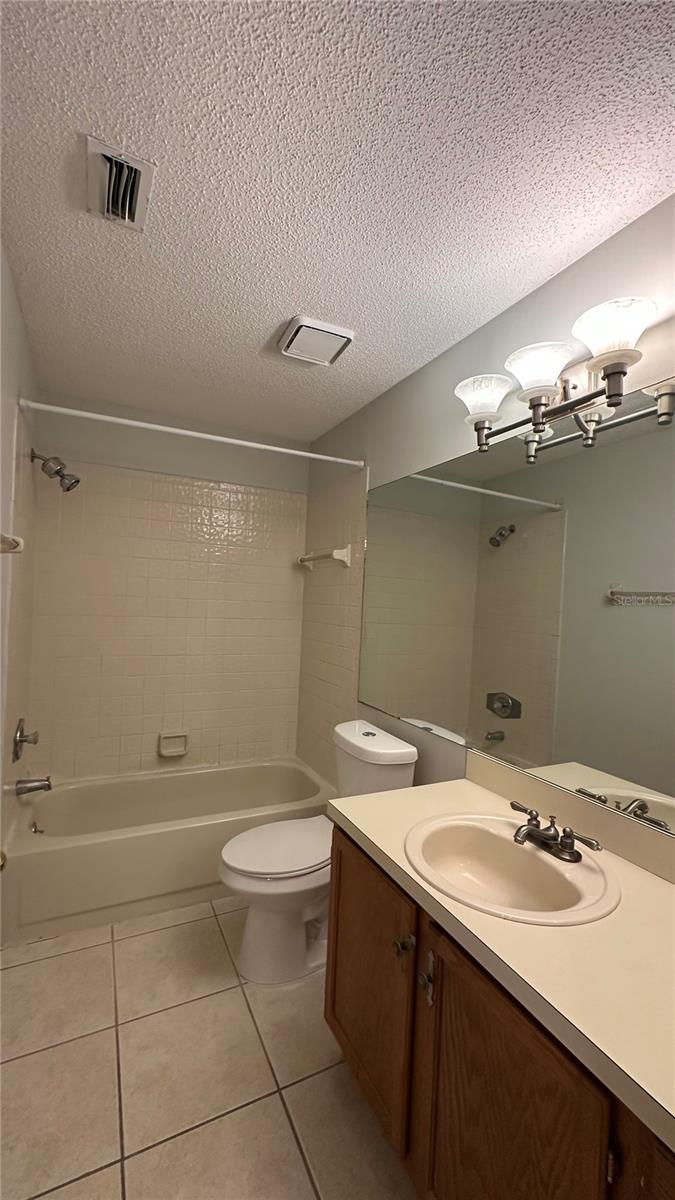 Image 11 of 14 For 948 Bird Bay Court 204