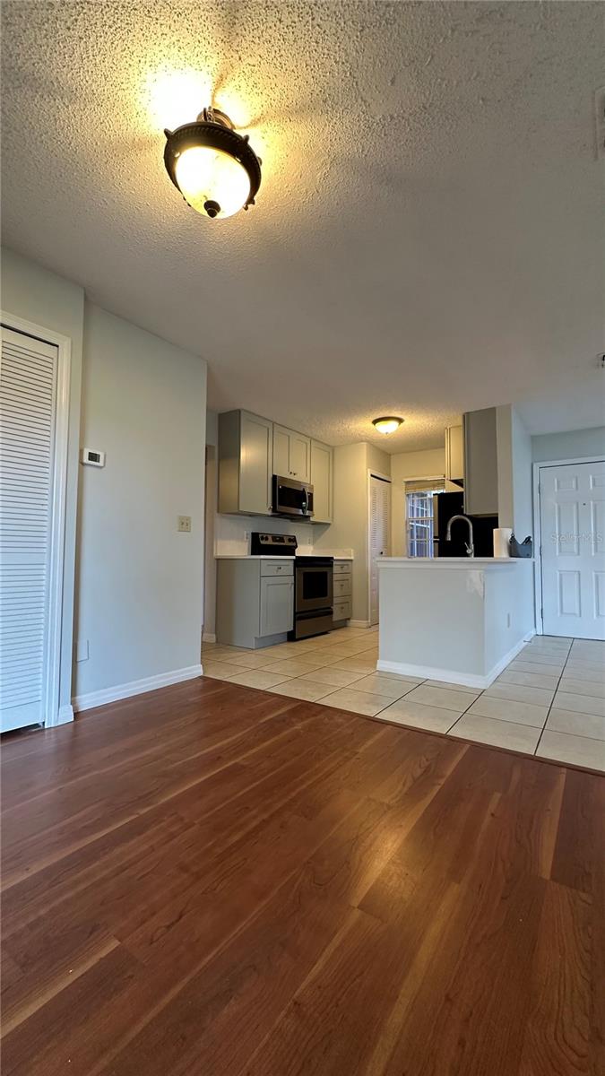 Image 4 of 14 For 948 Bird Bay Court 204