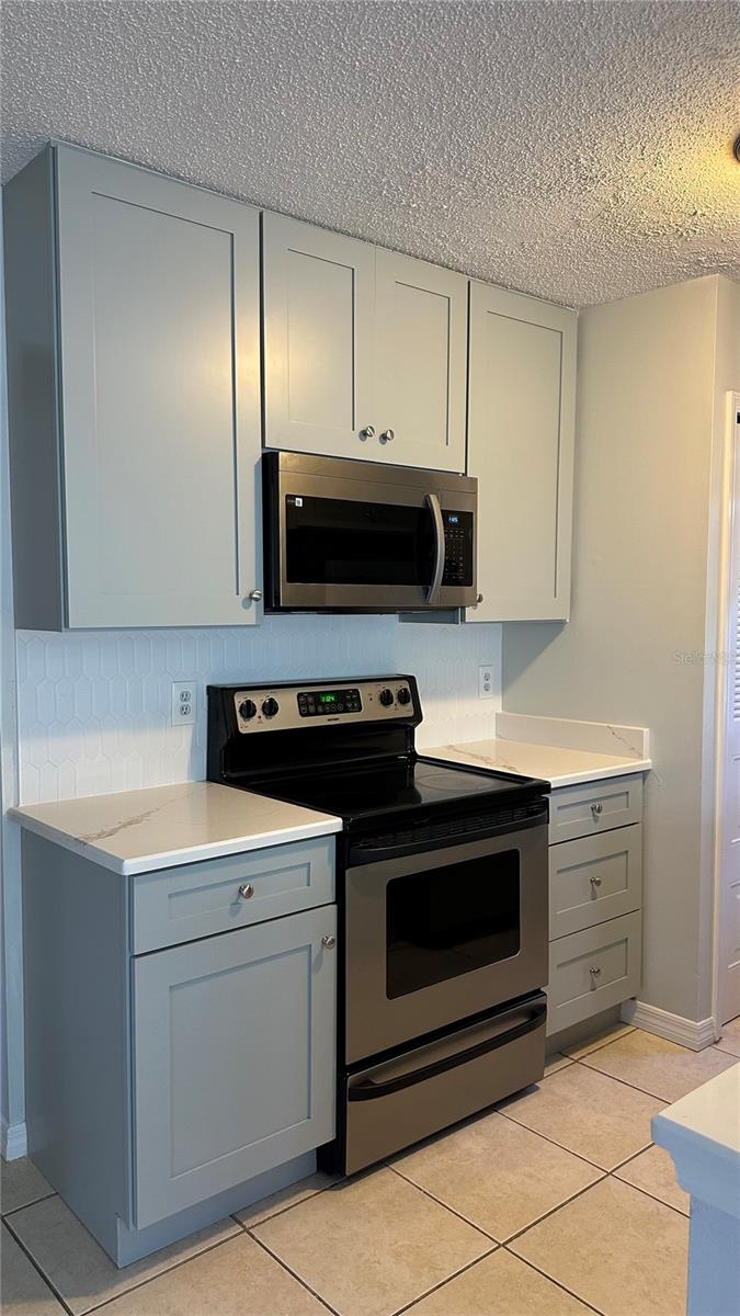 Image 6 of 14 For 948 Bird Bay Court 204
