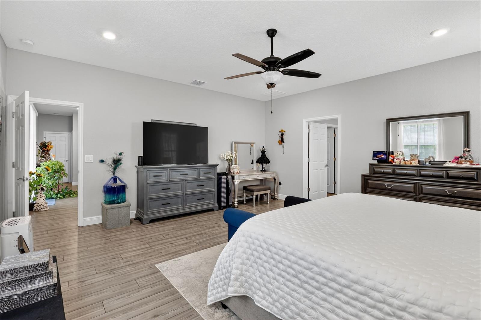 Image 11 of 16 For 9839 40th Terrace