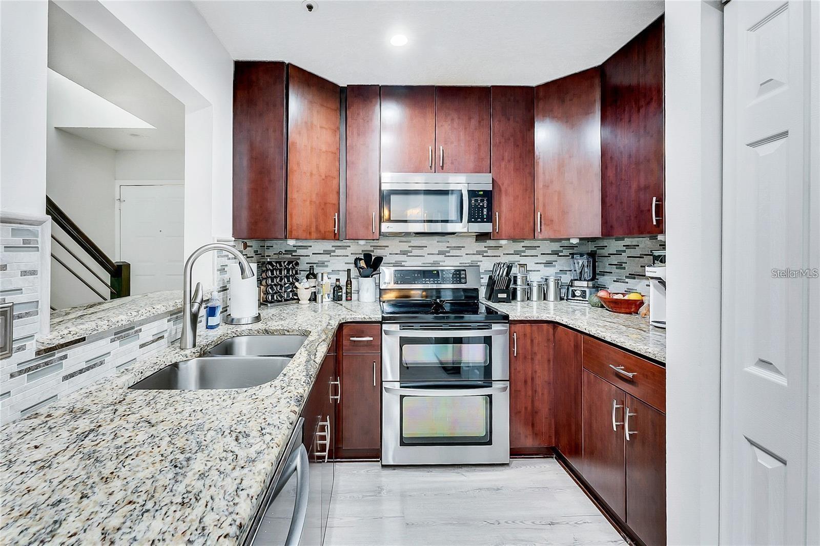 Image 8 of 19 For 563 Northbridge Drive