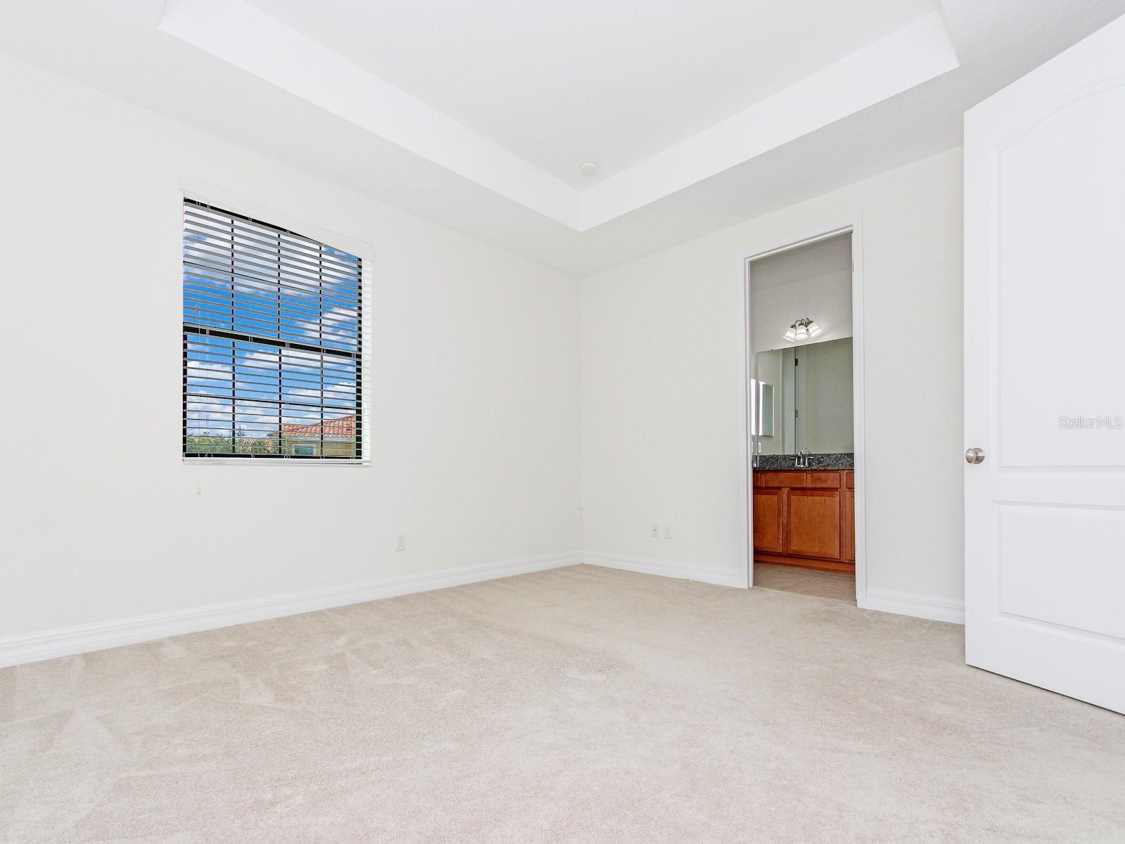 Image 10 of 53 For 10070 Eagle Creek Center Boulevard