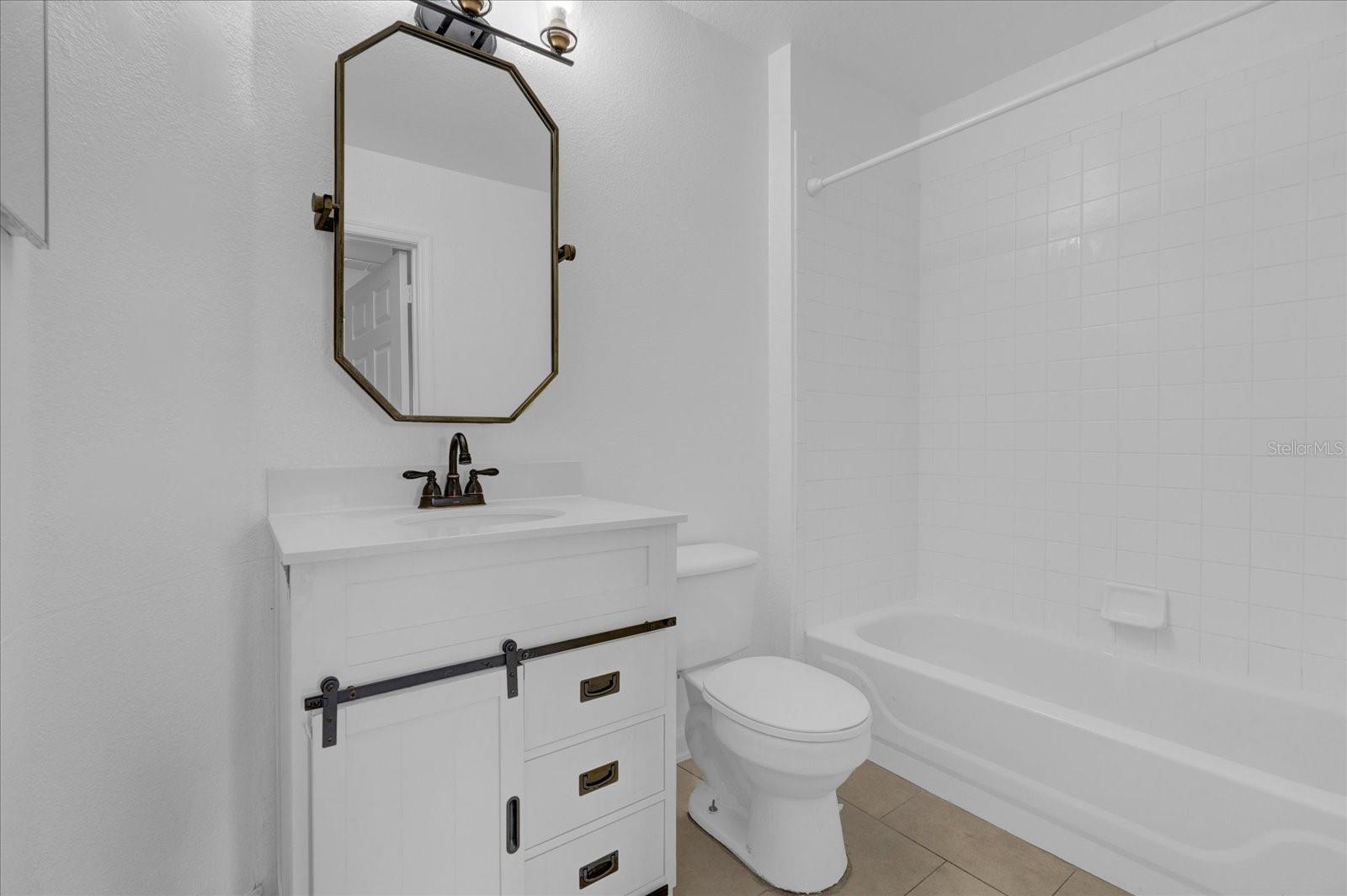 Image 14 of 27 For 3960 Southpointe Drive 520