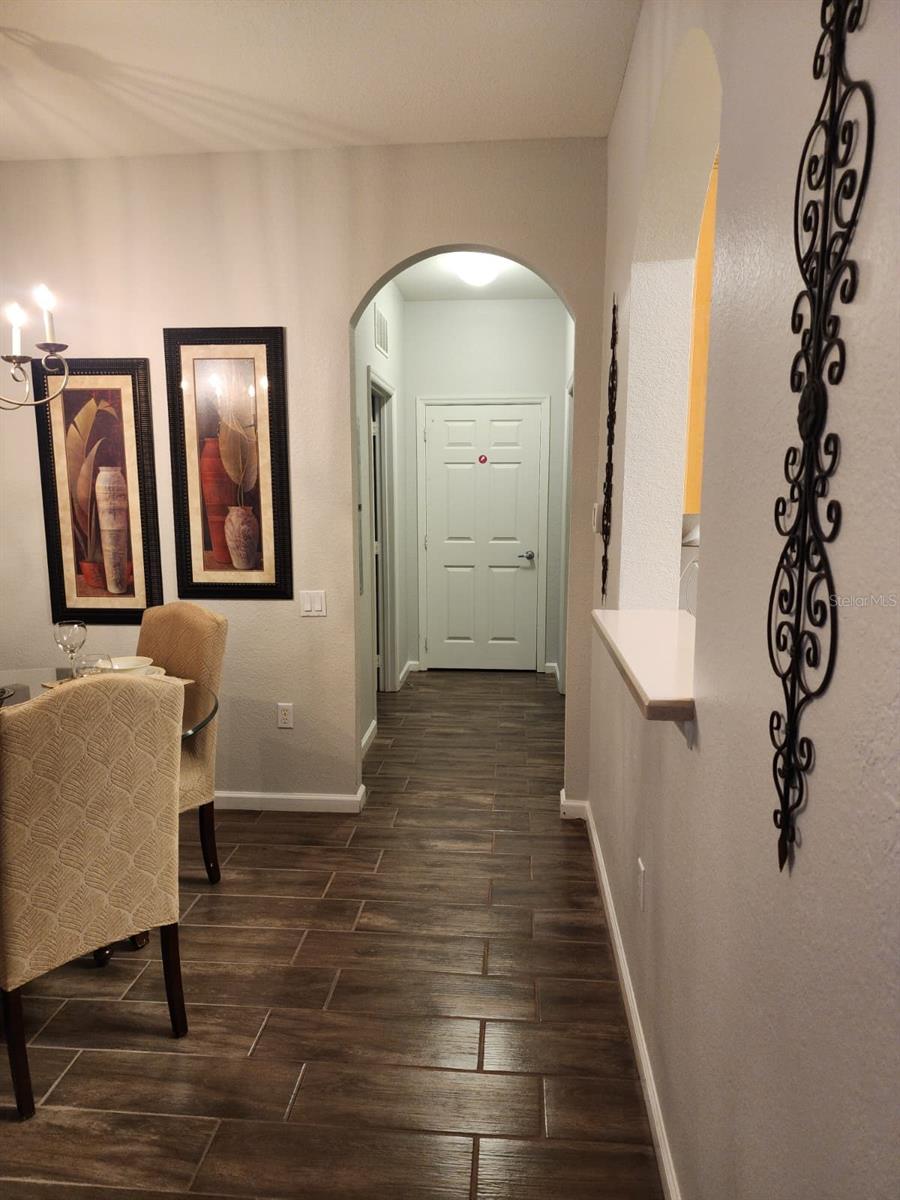 Image 10 of 30 For 4802 Cayview Avenue 102