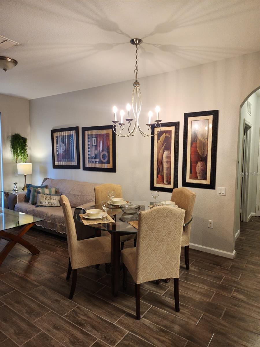 Image 11 of 30 For 4802 Cayview Avenue 102