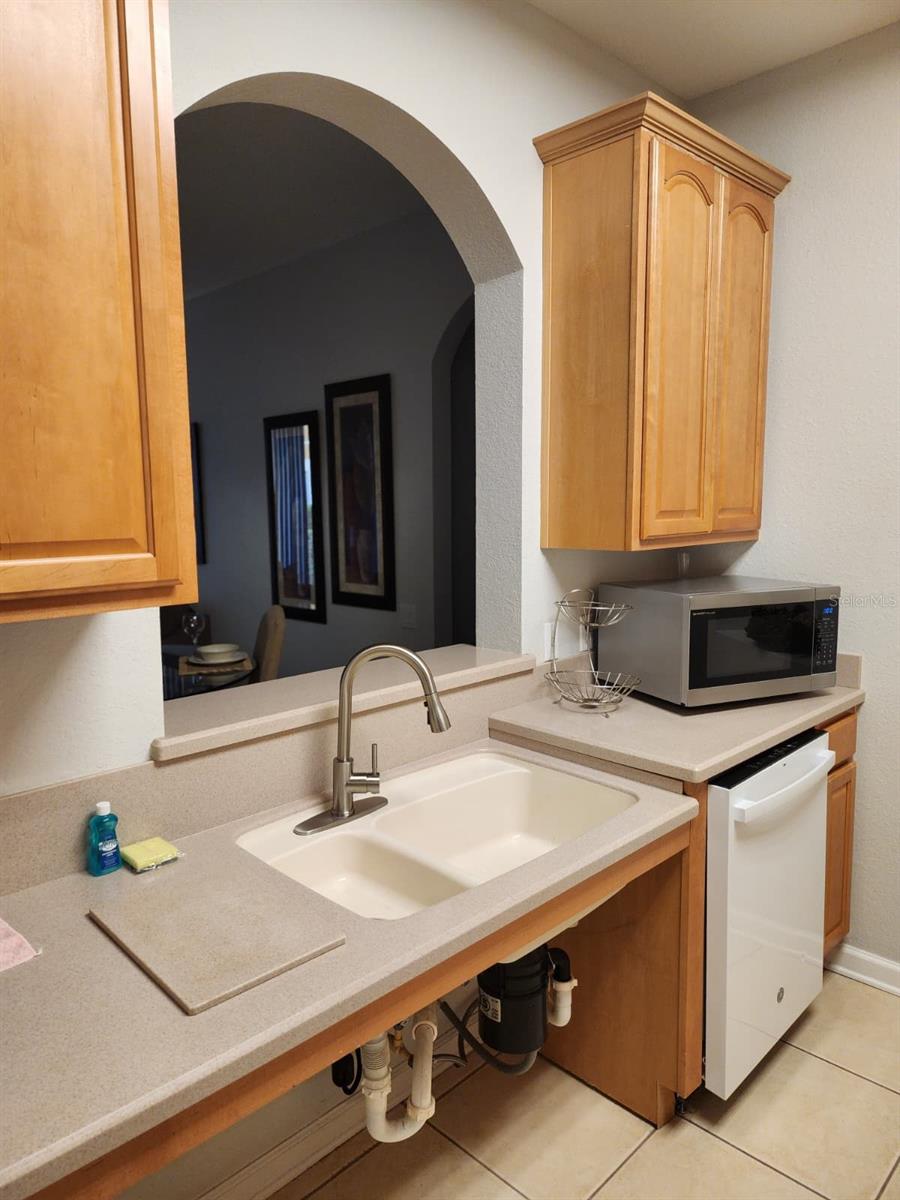 Image 15 of 30 For 4802 Cayview Avenue 102