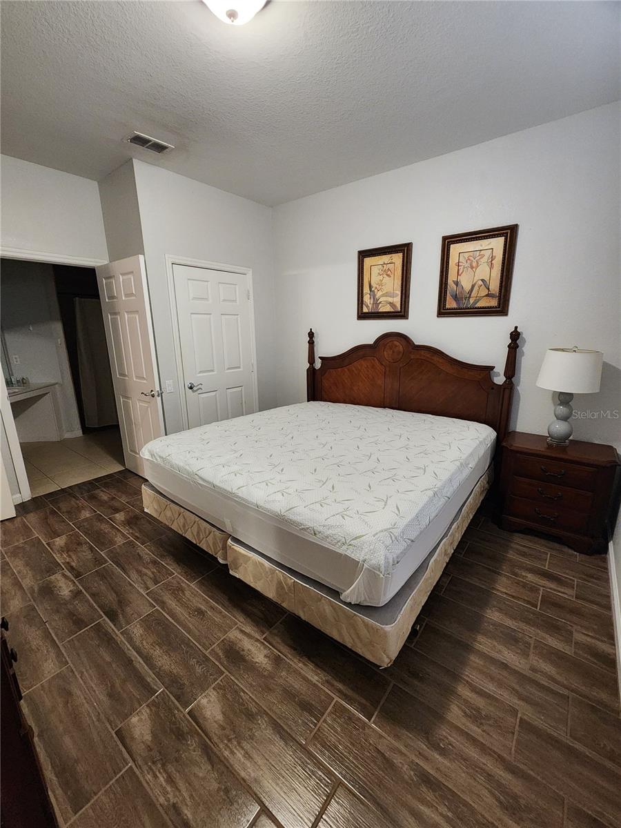 Image 16 of 30 For 4802 Cayview Avenue 102