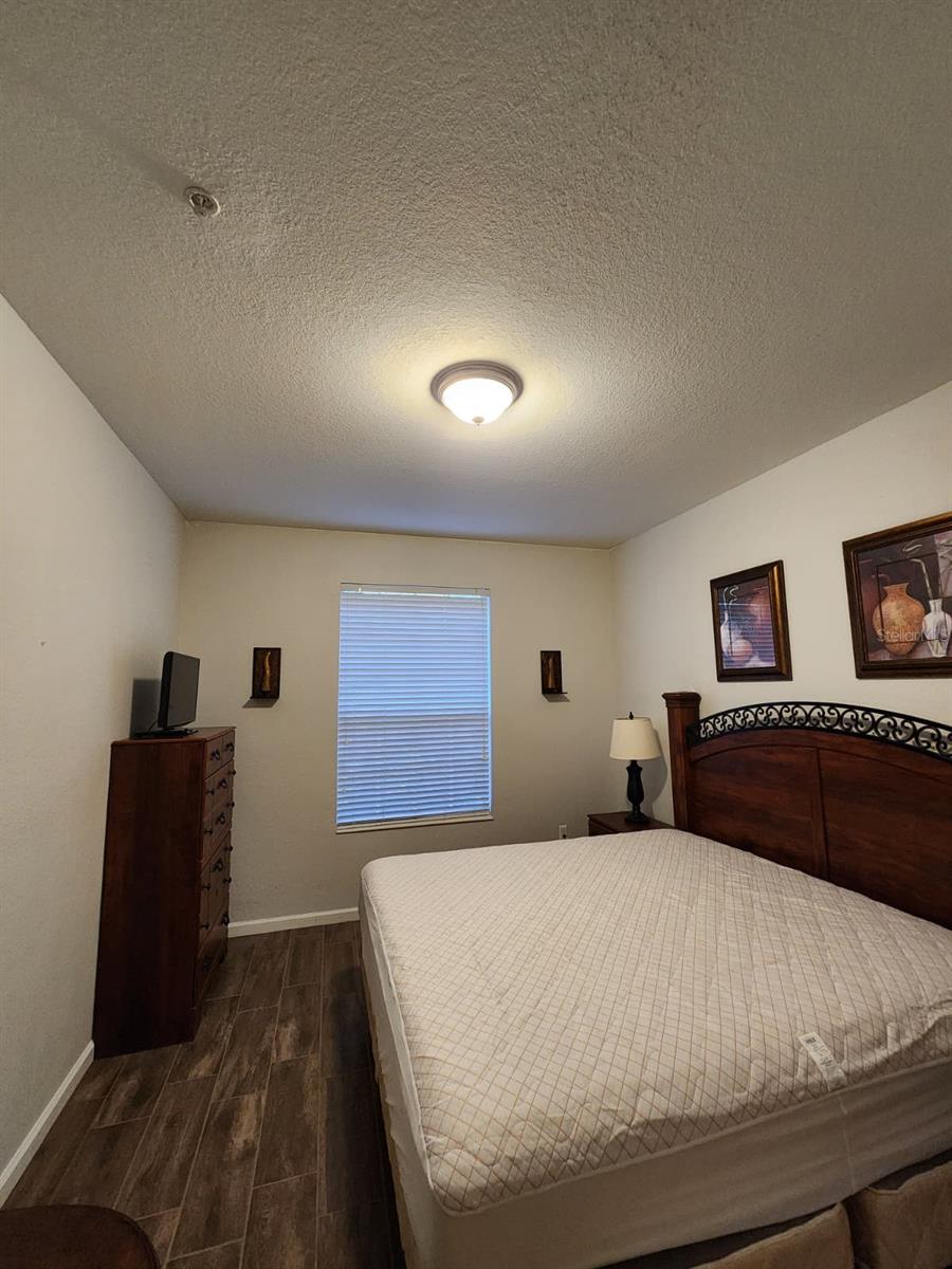Image 19 of 30 For 4802 Cayview Avenue 102