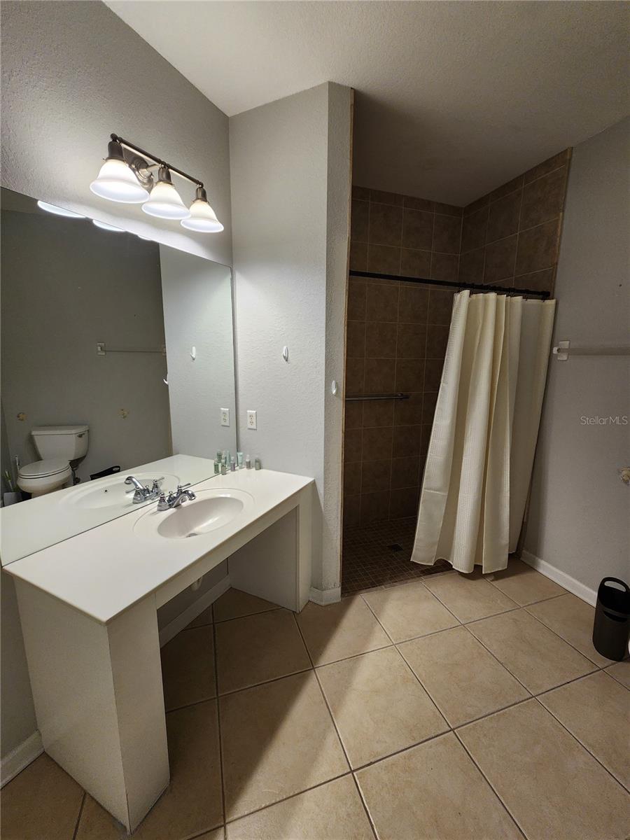 Image 20 of 30 For 4802 Cayview Avenue 102
